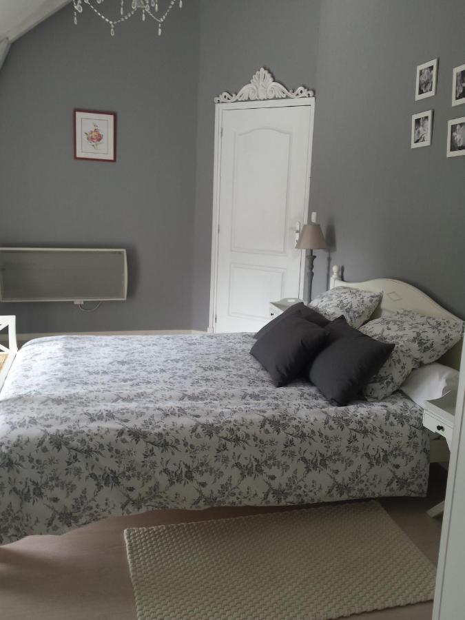 Chambres Des Rosiers Sennevieres 외부 사진